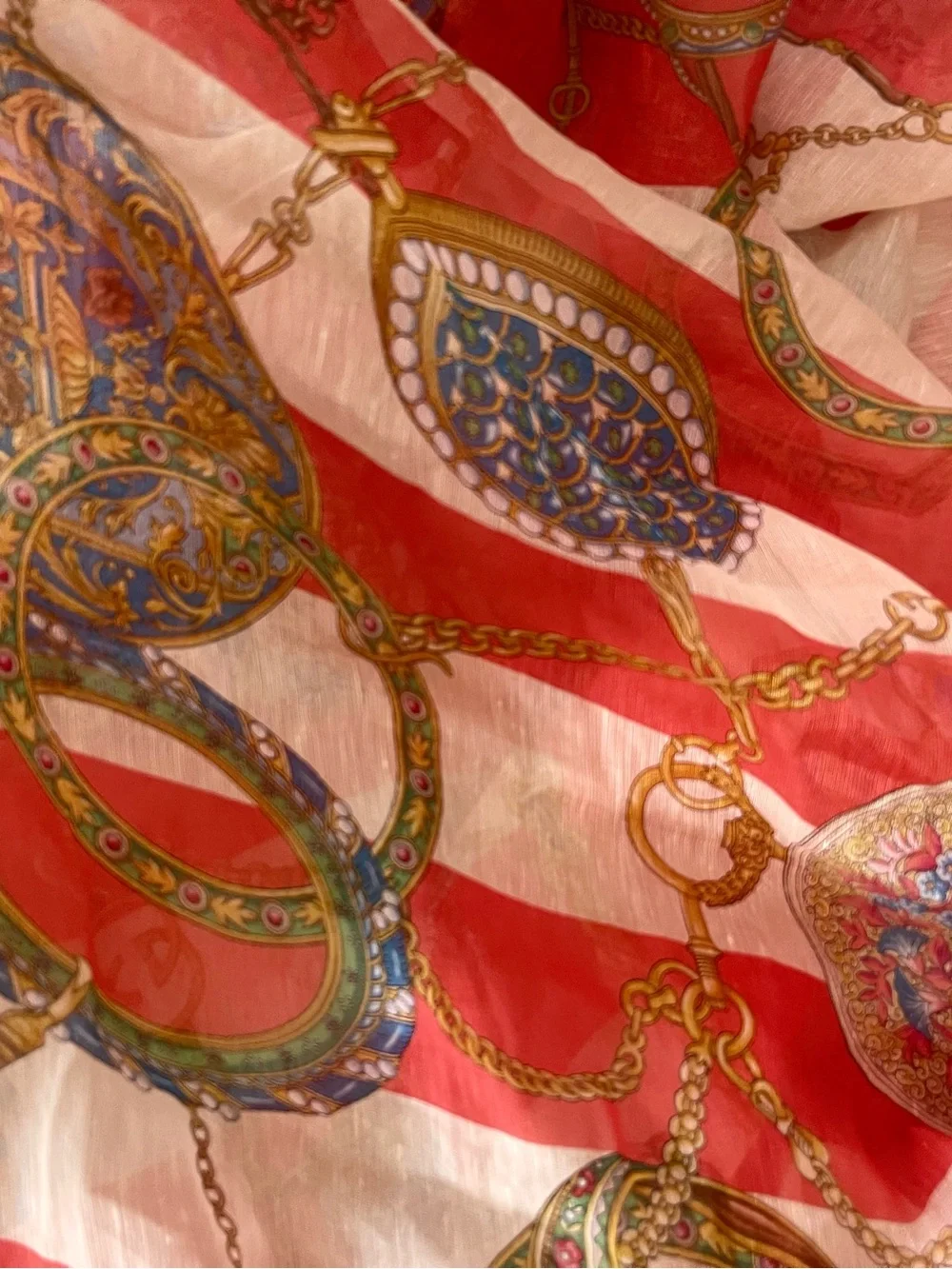 NEW AUTHENTIC GUCCI BAROQUE EVENING SCARF